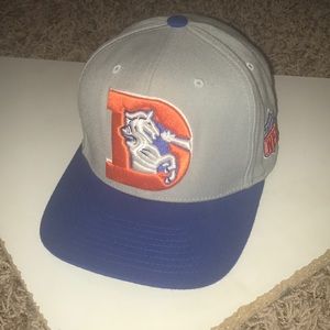 Denver Broncos SnapBack Hat - Mitchell & Ness